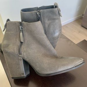 Vince Camuto Gunmetal Grey Ankle Booties sz 8.5